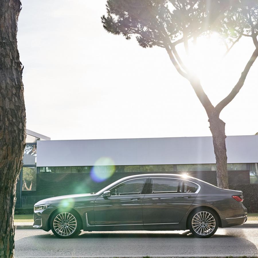  BMW 750Li xDrive (G12) 2019 года  (WW) (фото 148 из 164)